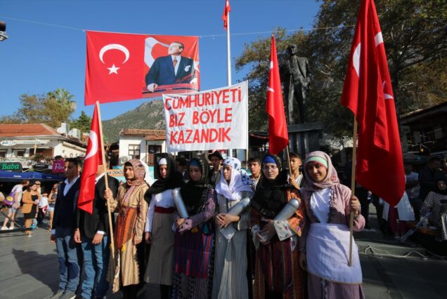 29 Ekim Cumhuriyet Bayramı Kutlamaları Günübirlik Kaş Turu
